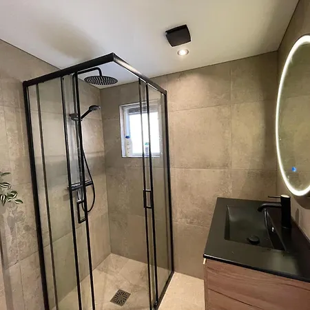 In With Forest And Hot Tub, Cleaning Included זלהם