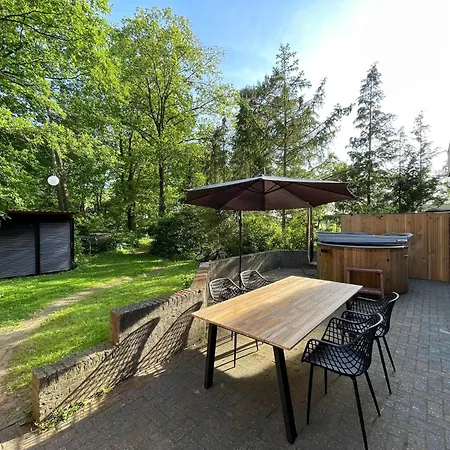 In With Forest And Hot Tub, Cleaning Included בית נופש זלהם